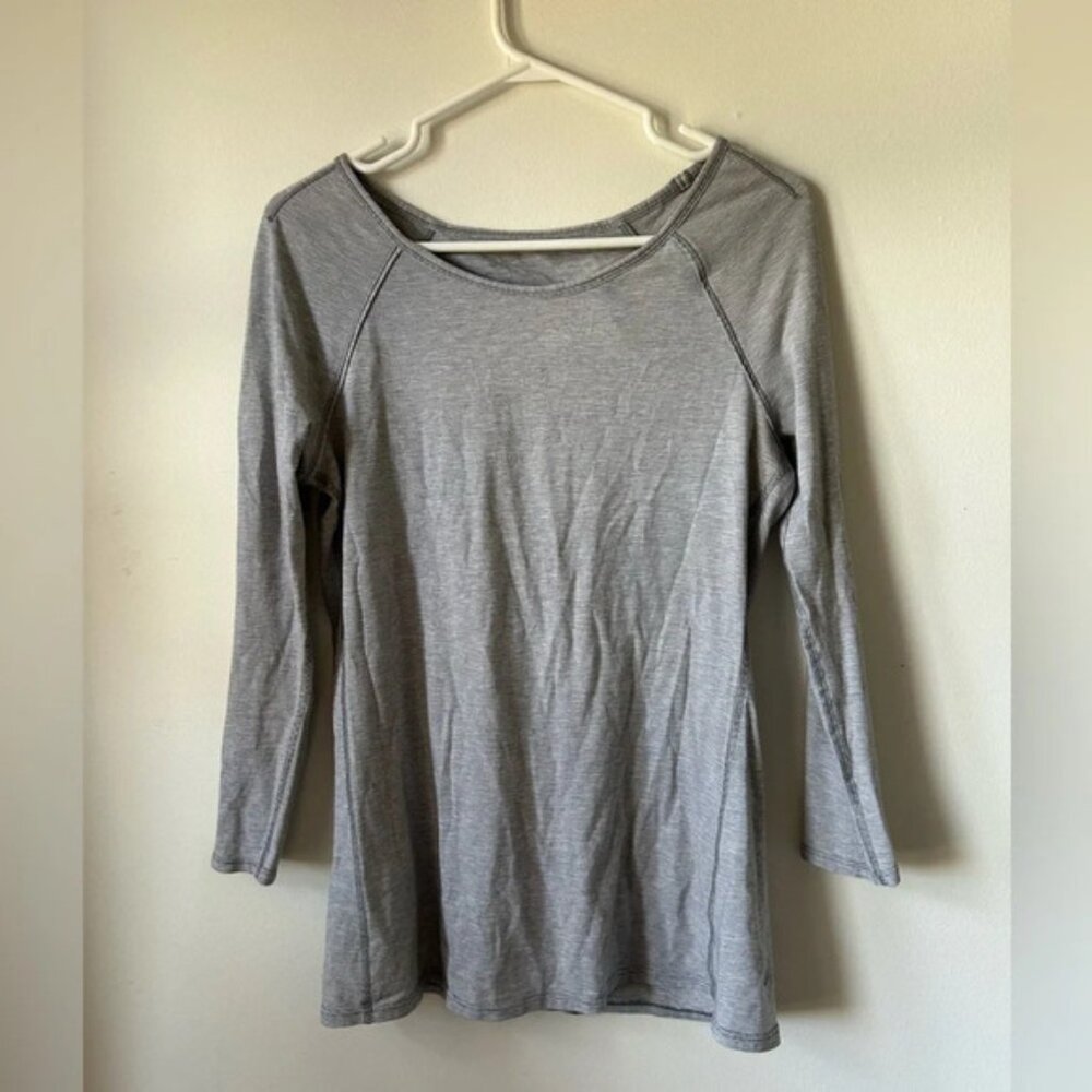 Lululemon Grey Cut Out Back Gray  3/4‎ Sleeve Shirt